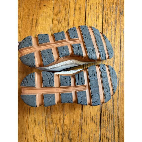 On Running Cloudaway Shoes Womens Size 7.5 Gray Tan Slip On Hiking 49.98406 - Picture 11 of 12